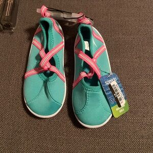 Speedo Kids Water Shoes - Aqua and Pink size 5/6